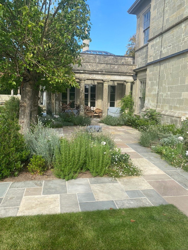 06d2dab6-c3ea-447a-99e6-30f96fdfb18f